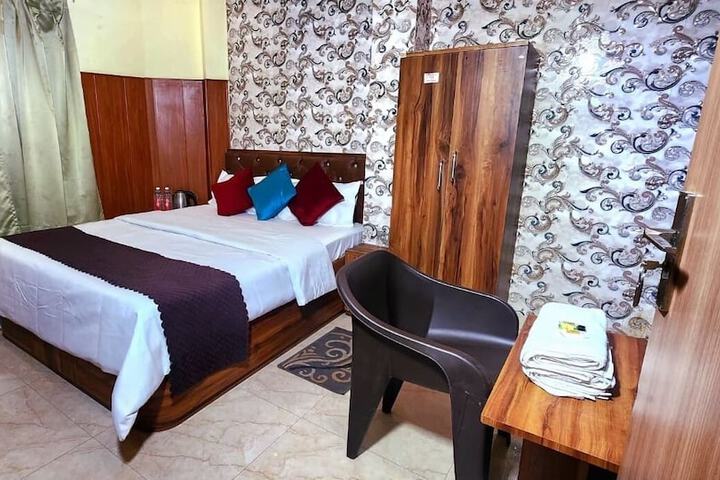 Room 15 of 26