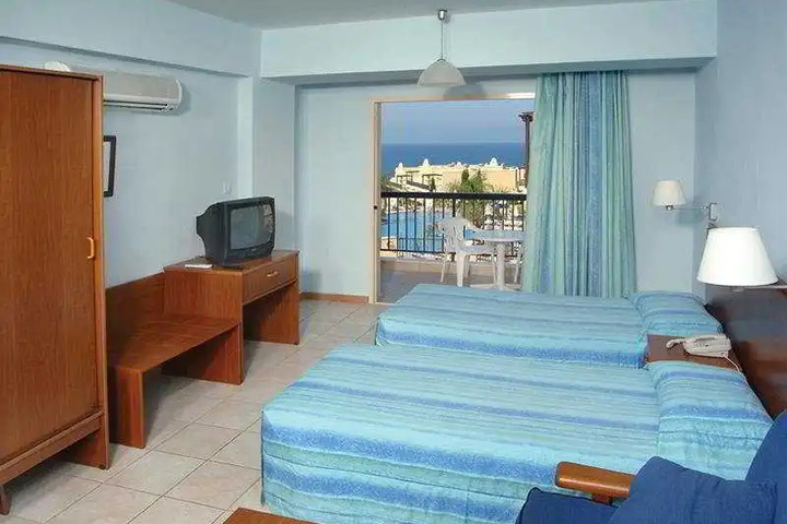 Room 2 of 14