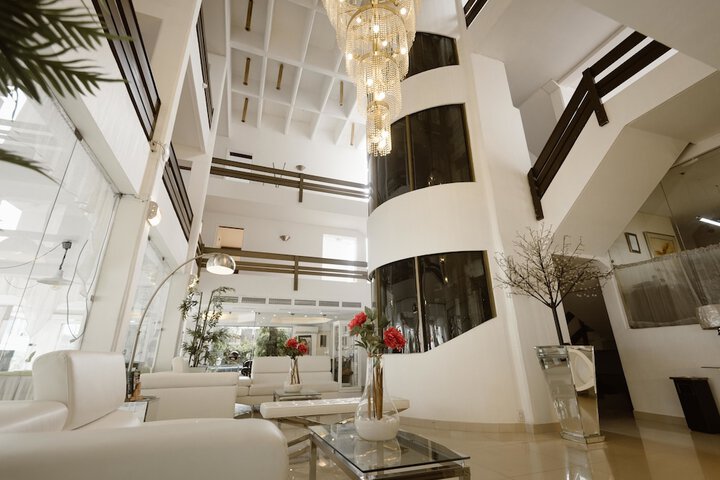 Guest Lobby