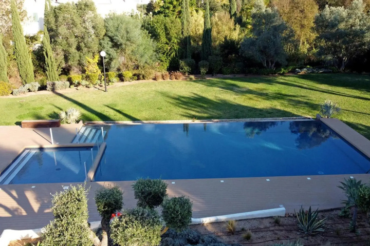 Pool 9 of 13
