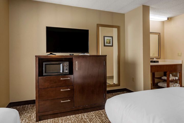 2 Double Beds (8 of 11)