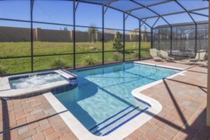 Pool 13 of 35