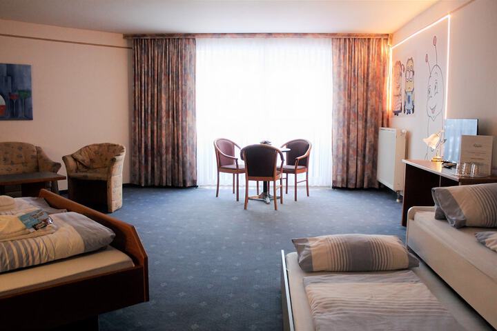 Room 18 of 36