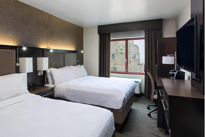Room 55 of 184