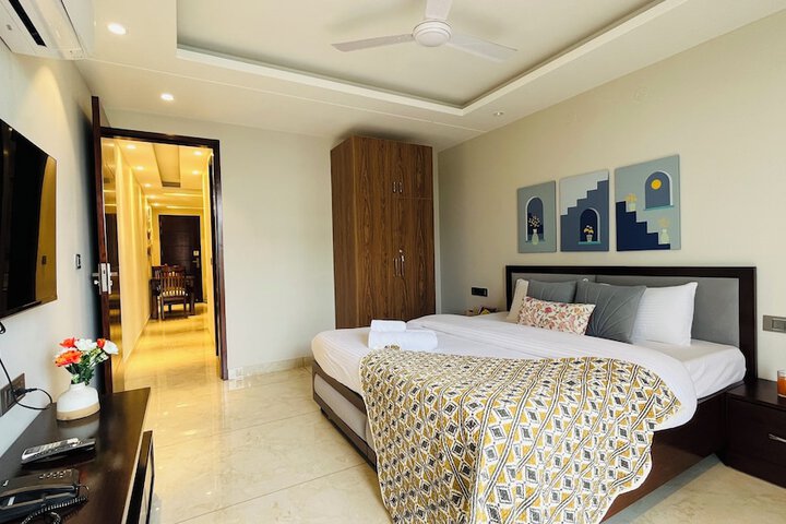 Room 7 of 36