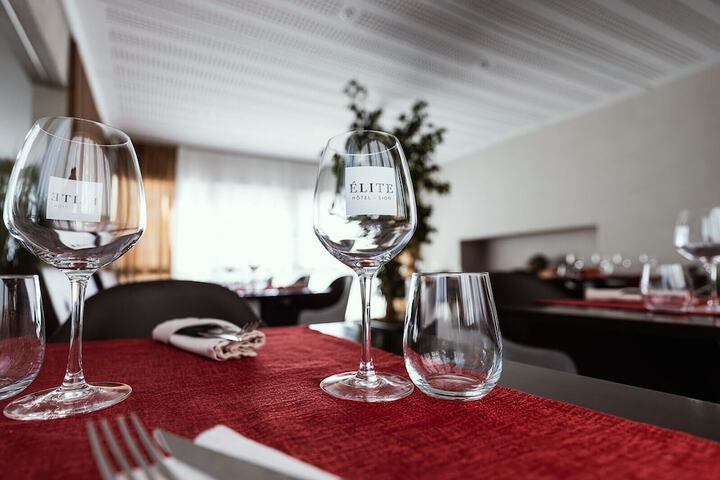 Dining 36 of 57