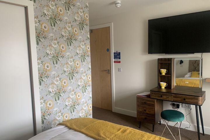 Room 4 of 19