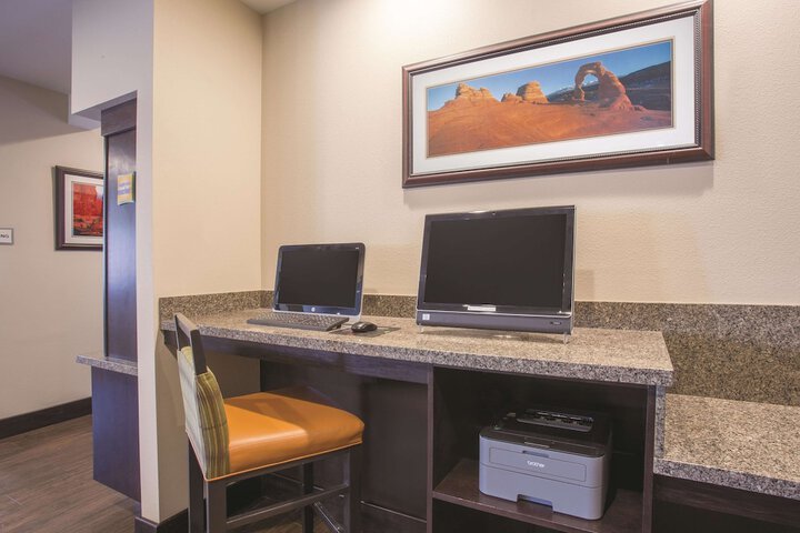 Business Center 41 of 48