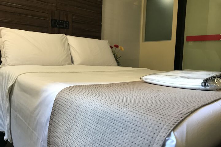 Room 19 of 80