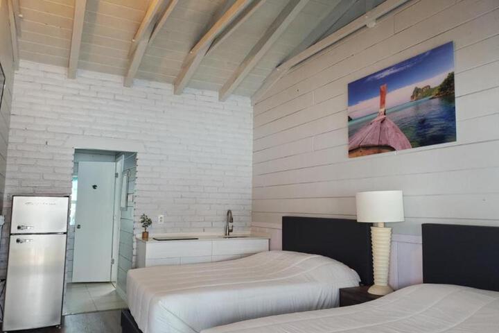 2 Double Beds (6 of 7)