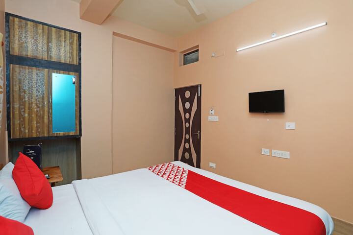 Room 16 of 18