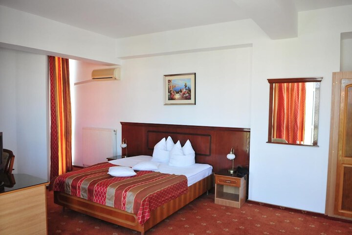 Room 14 of 39