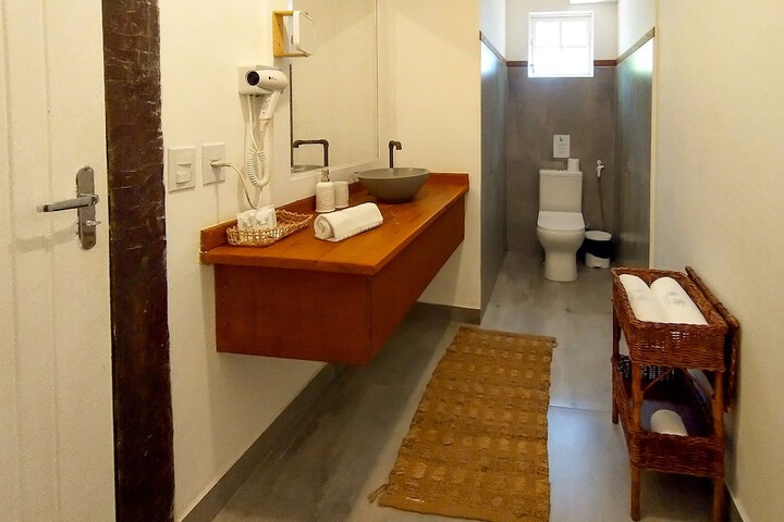 Room 105 of 142