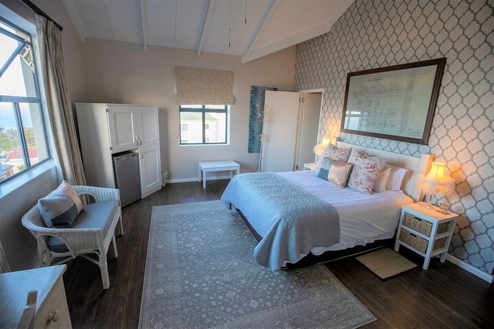 Room 18 of 76