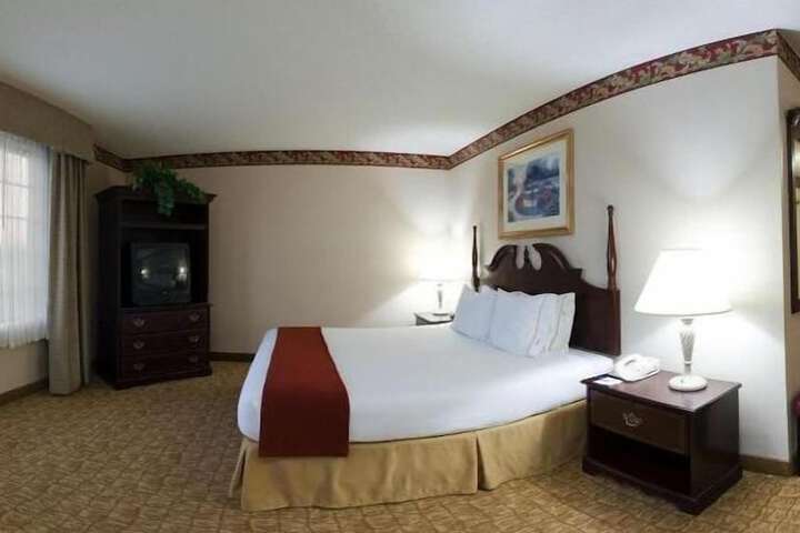 Room 10 of 35
