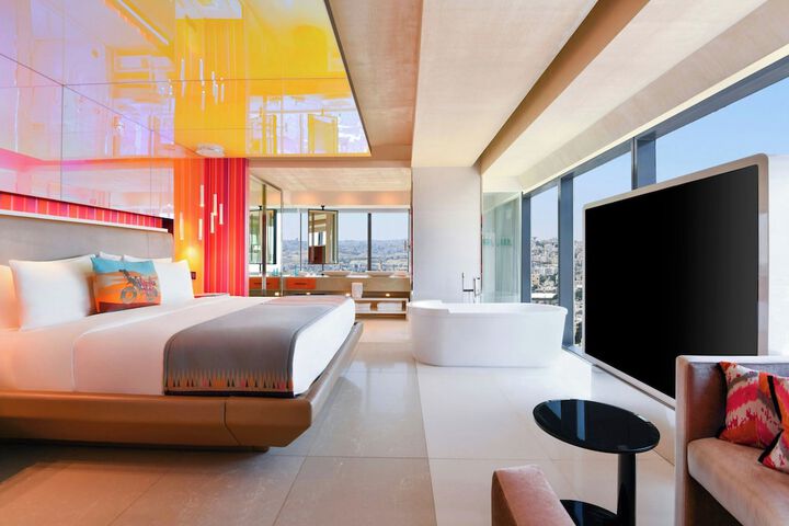 Room 42 of 175