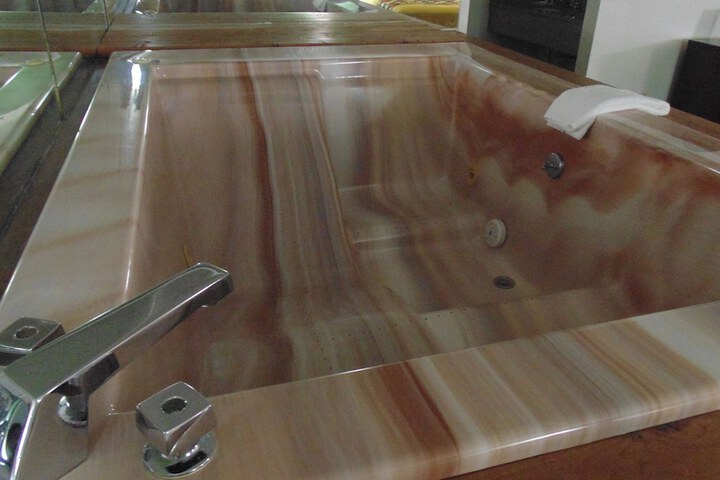 Jetted tub