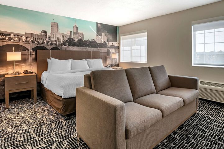 1 King Bed with Sofa Bed (31 of 31)