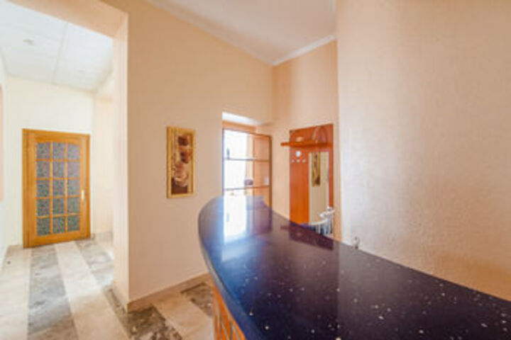 Room 30 of 46