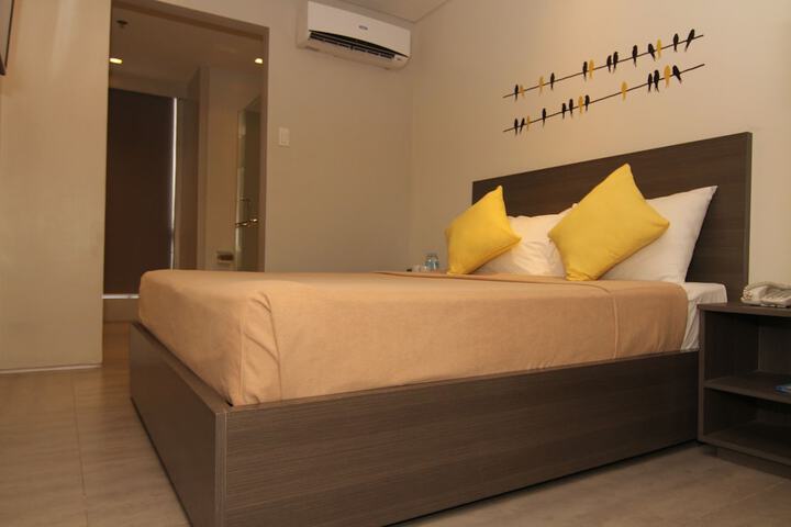 Mabolo Royal Hotel