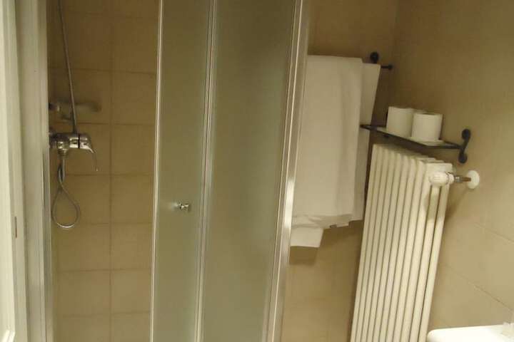 Room 23 of 44