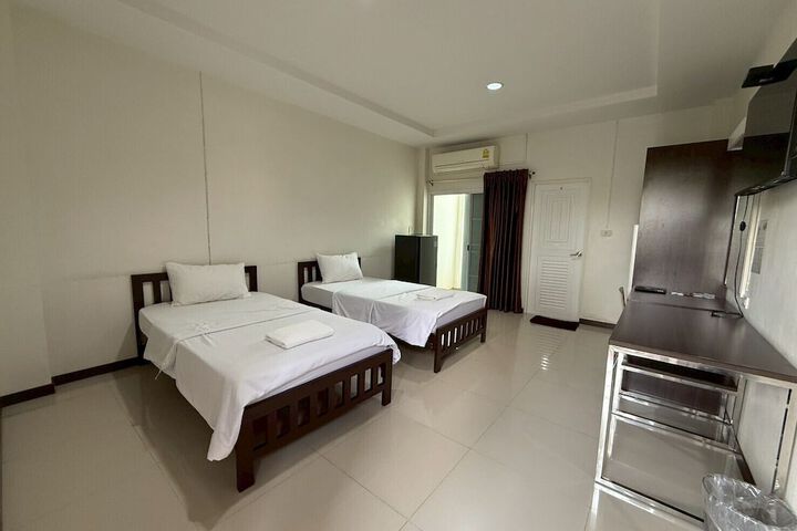 Room 6 of 72