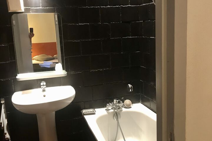Room 13 of 31