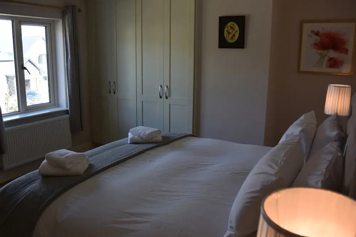 Room 6 of 17