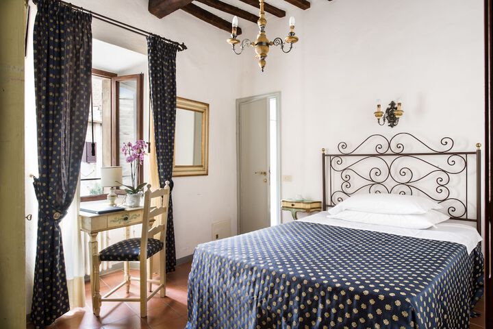 Room 4 of 31