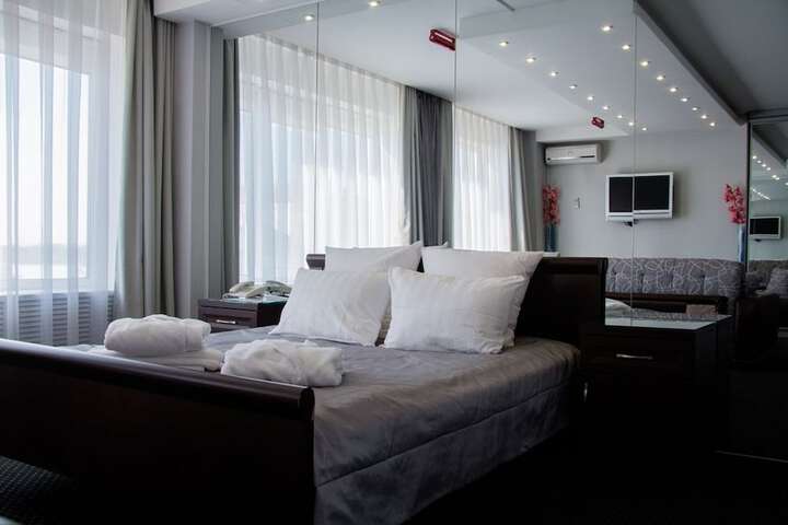 Room 12 of 74