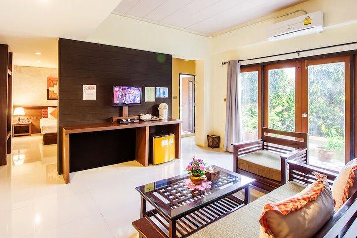 Room 8 of 34