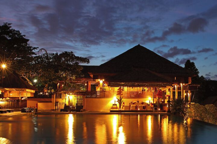 Hotel Pool