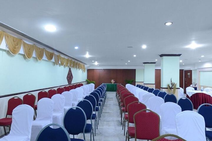 Ballroom/Hall 31 of 35