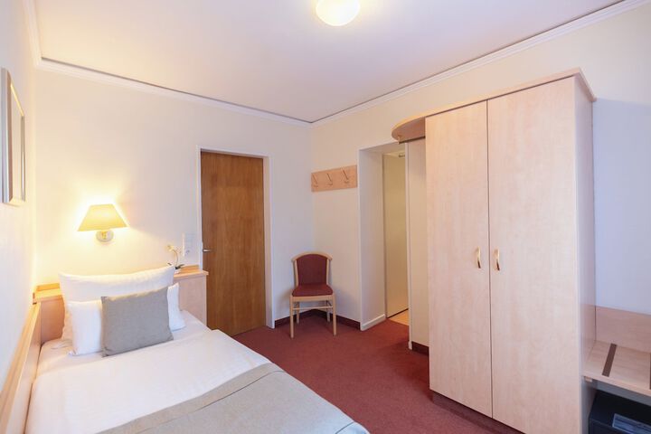 Room 21 of 45