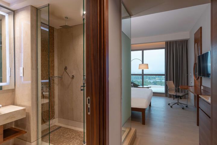 Room 57 of 108