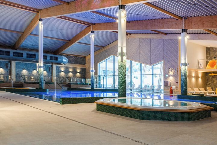 Pool 40 of 51