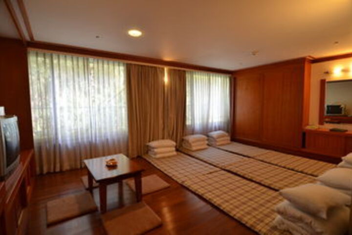 Room 14 of 37