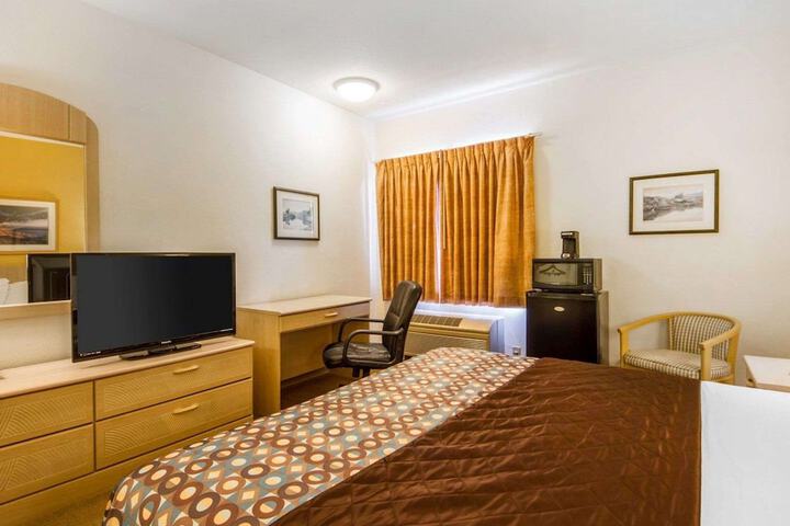 Room 16 of 23