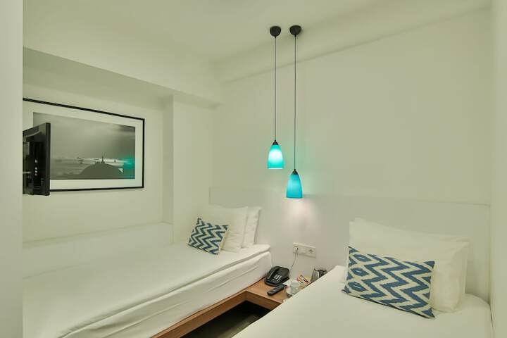 Room 18 of 44