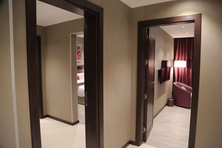 Room 6 of 67