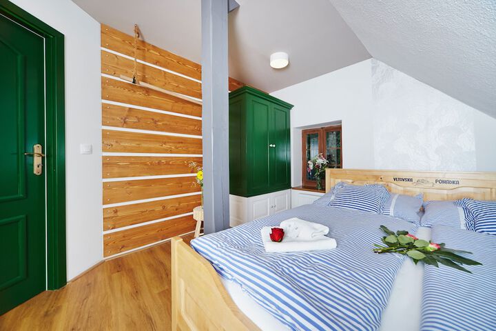 Room 6 of 48