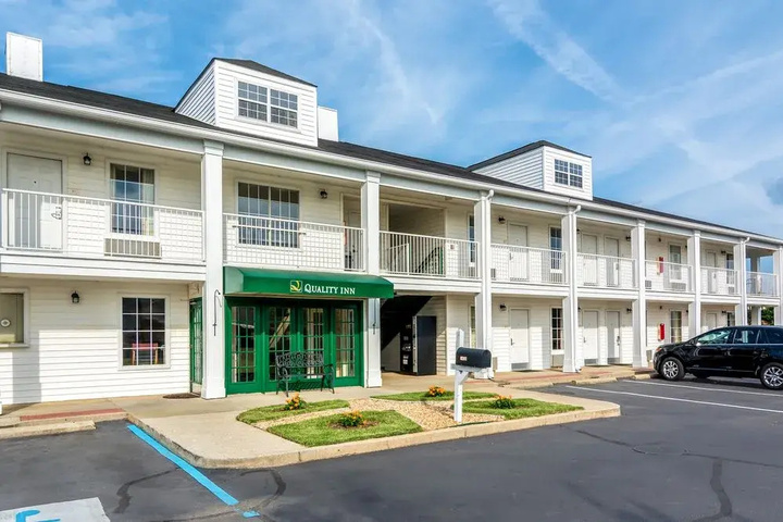 Exterior of Jameson Inn-Auburn