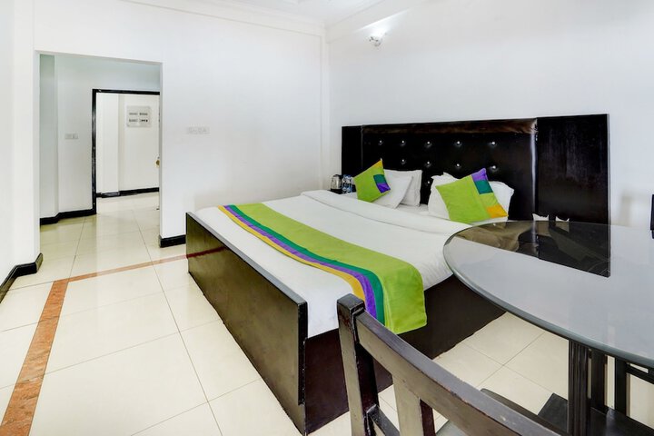 Room 29 of 37