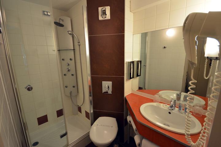 Room 19 of 63