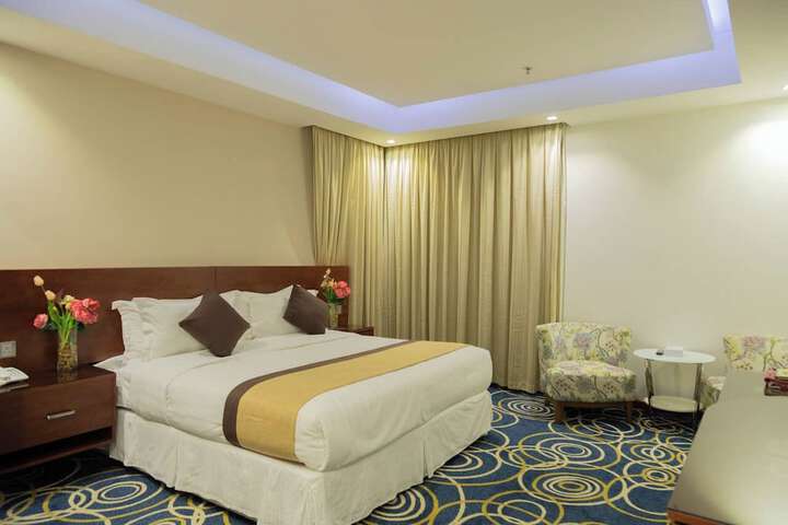 Room 12 of 40