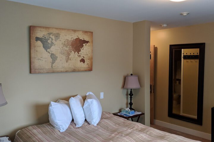 Room 30 of 85