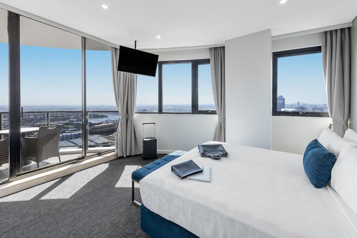 Room 16 of 103