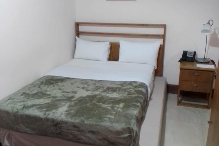 Room 2 of 9
