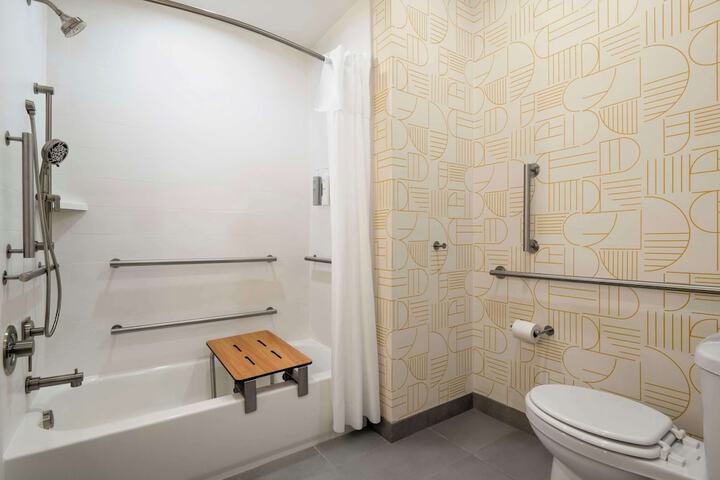 1 King Accessible Tub Studio Suite (19 of 34)