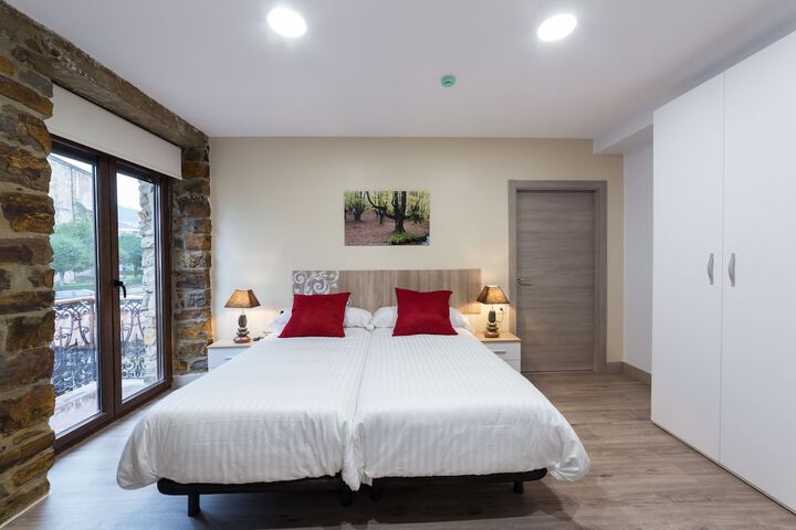 Room 4 of 50